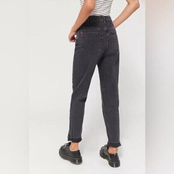 BDG High-Waisted Mom Jean Washed Black Denim Size 27 NWT - Picture 2 of 9